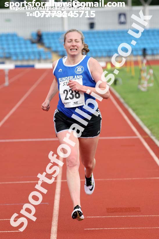 Senior womens 2000 metres steeplechase, Northern Senior and Under-20s Champs., SportsCity, Manchester. Photo: David T. Hewitson/Sports for All Pics